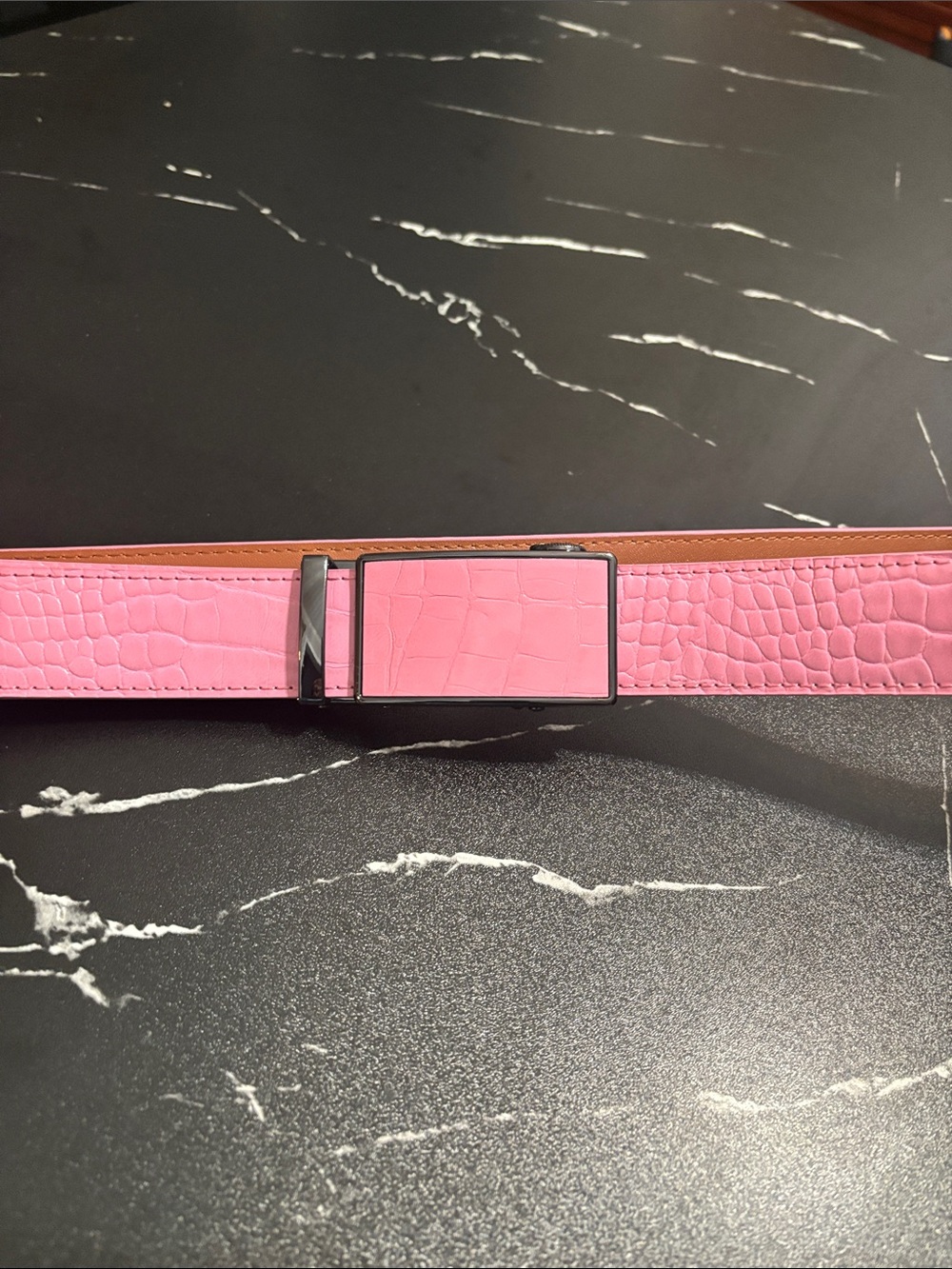 Source Unknown Pink Croc-Embossed Leather Belt with Rectangular Buckle
